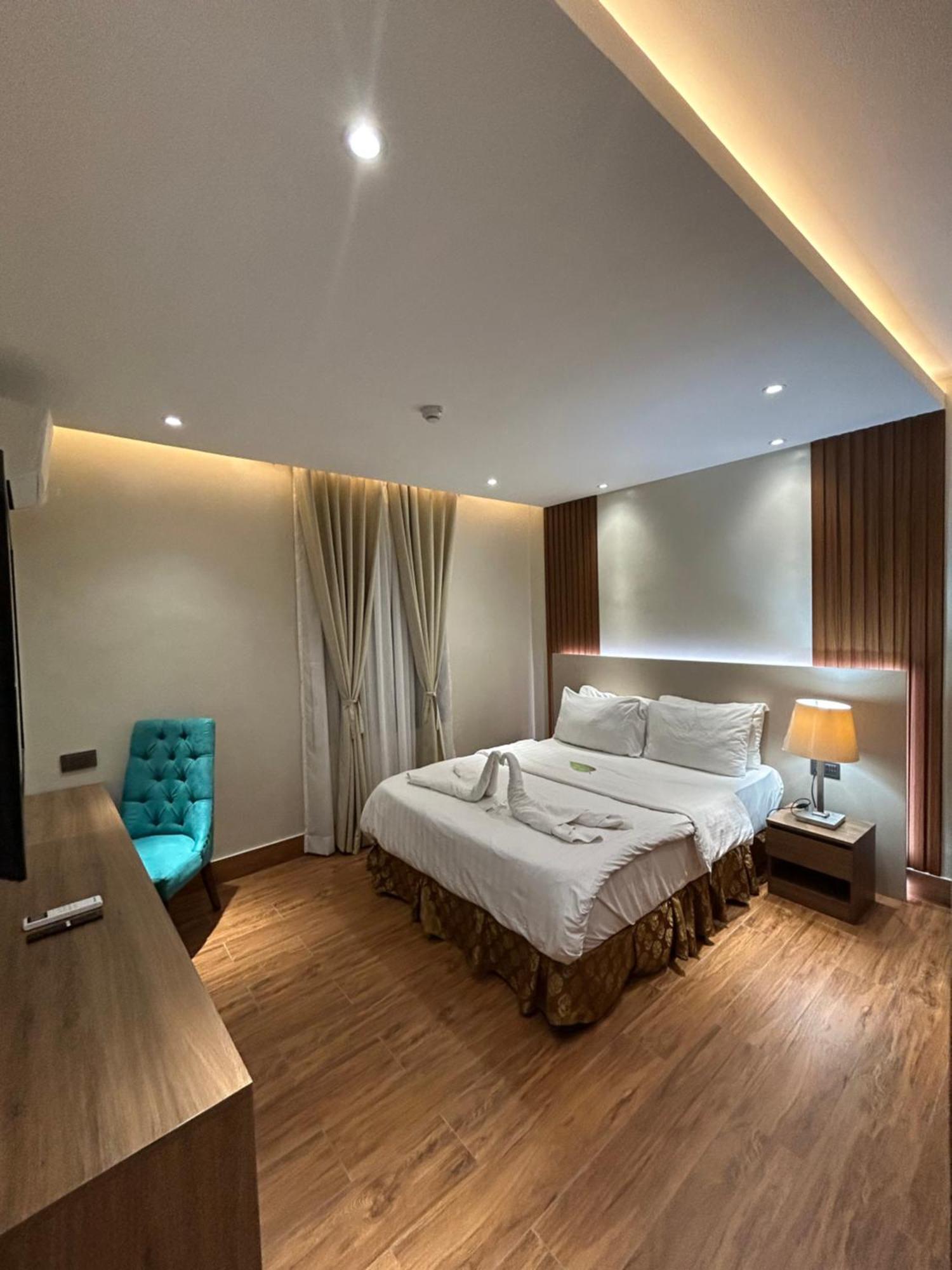 Dm Residente Hotel Inns & Villas Angeles Exterior photo