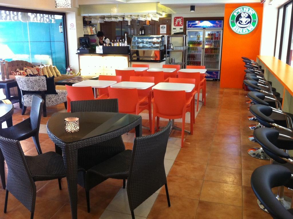 Dm Residente Hotel Inns & Villas Angeles Exterior photo