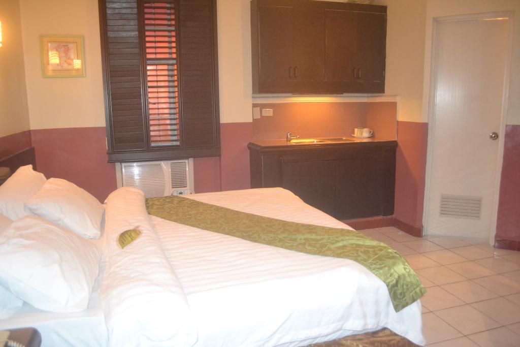 Dm Residente Hotel Inns & Villas Angeles Exterior photo
