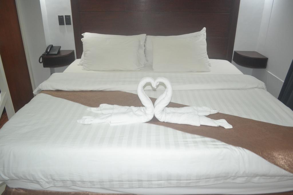 Dm Residente Hotel Inns & Villas Angeles Exterior photo