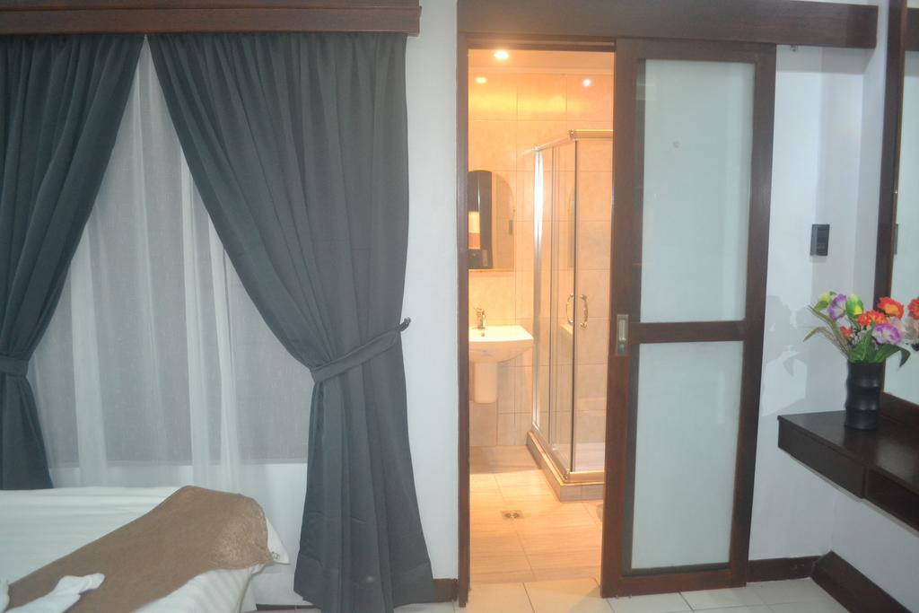 Dm Residente Hotel Inns & Villas Angeles Exterior photo
