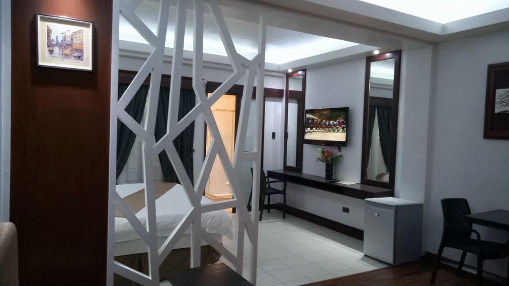 Dm Residente Hotel Inns & Villas Angeles Exterior photo